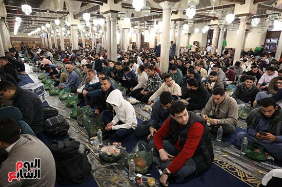 الطلاب الوافدين