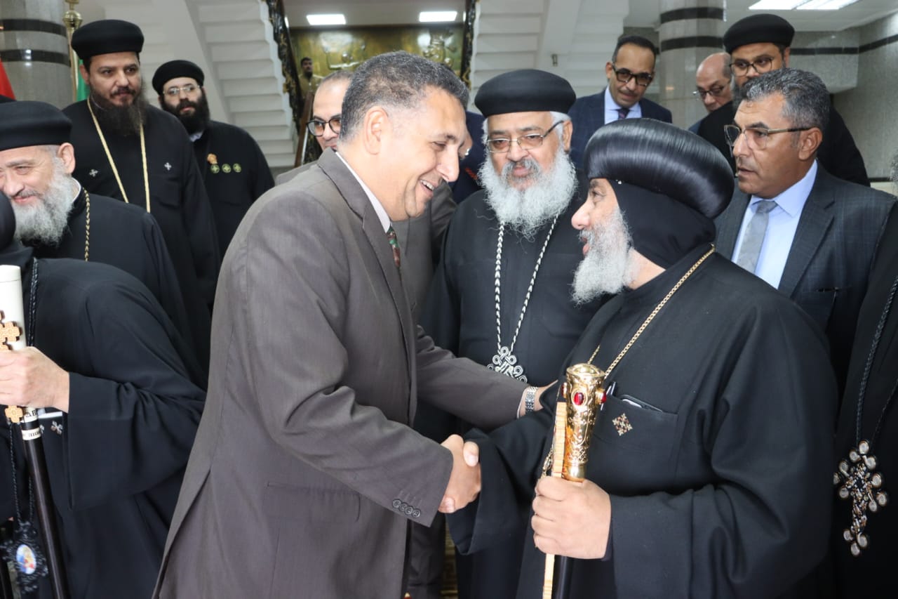 محافظ القليوبية يستقبل وفد كنيسة بنها محافظ القليوبية يستقبل وفد كنيسة بنها