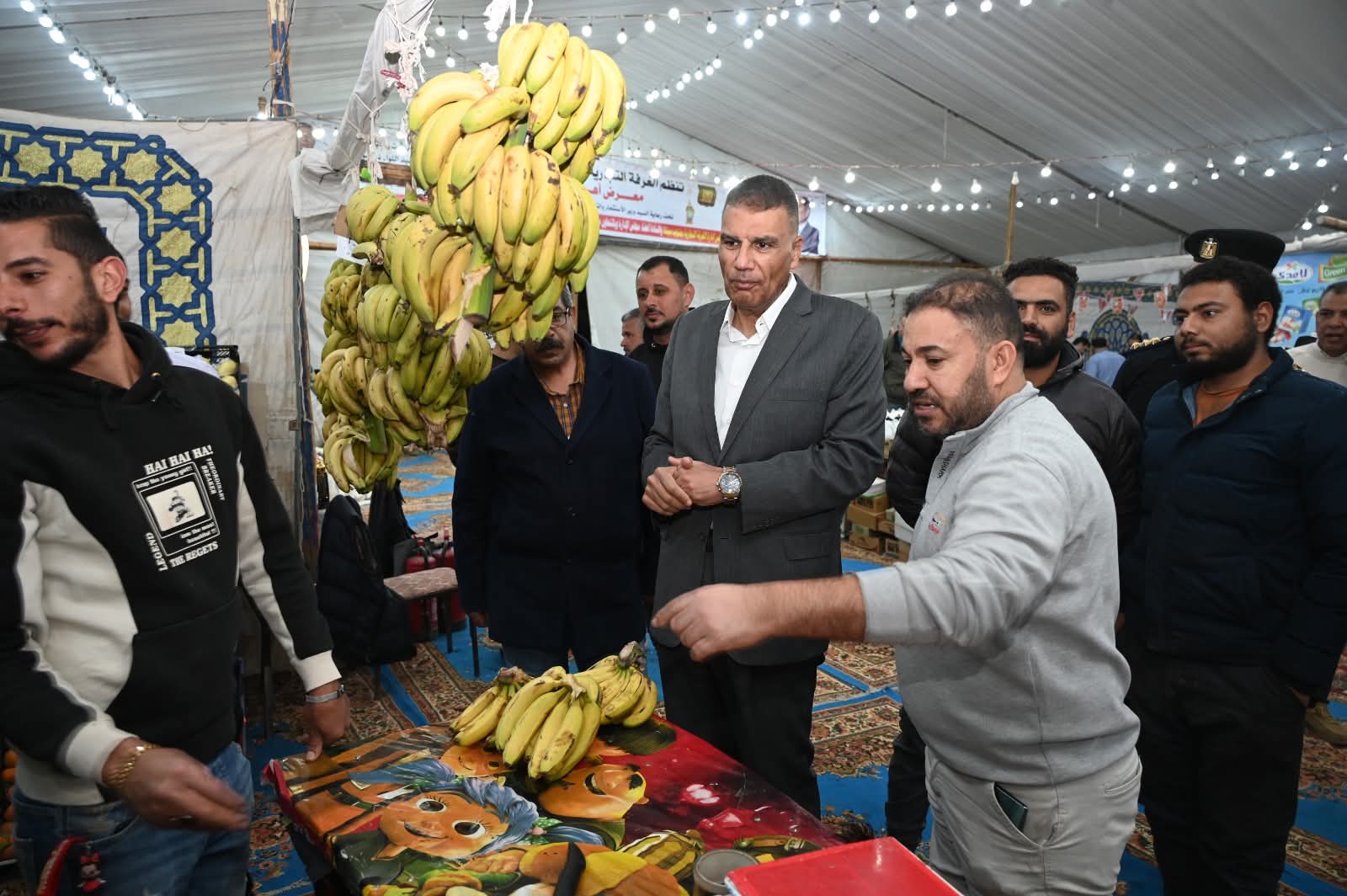 محافظ جنوب سيناء يتفقد السلع الغذائية