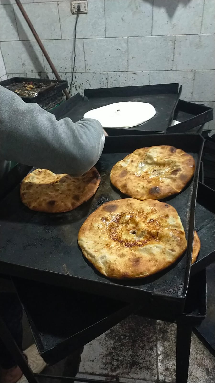 طريقة عمل العيش باللحمة (5)