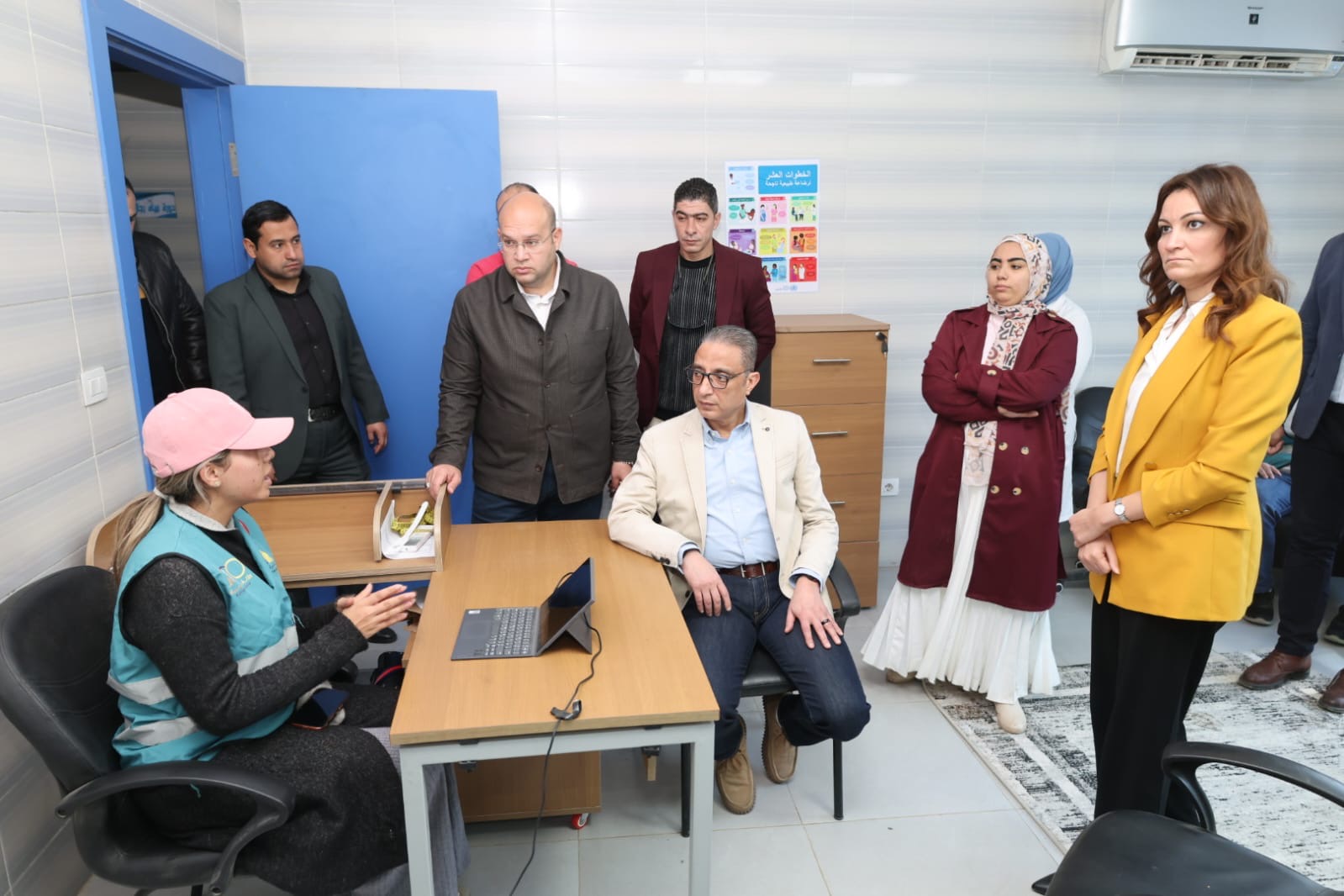 جانب من تفقد المحافظ جانب من تفقد المحافظ