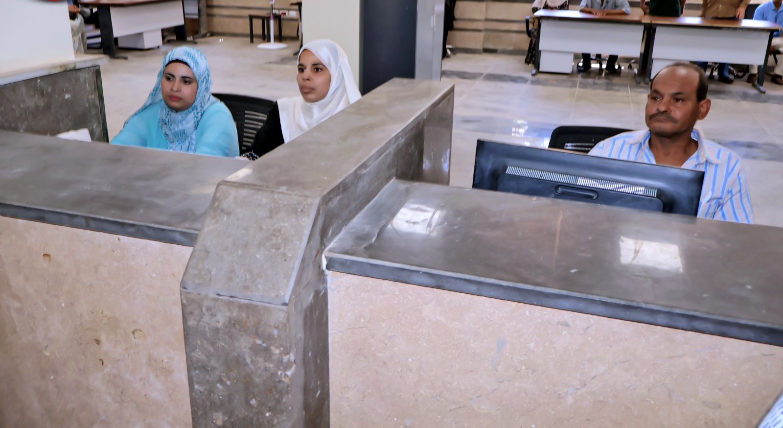 مجمع الخدمات الحكومية بالقرية