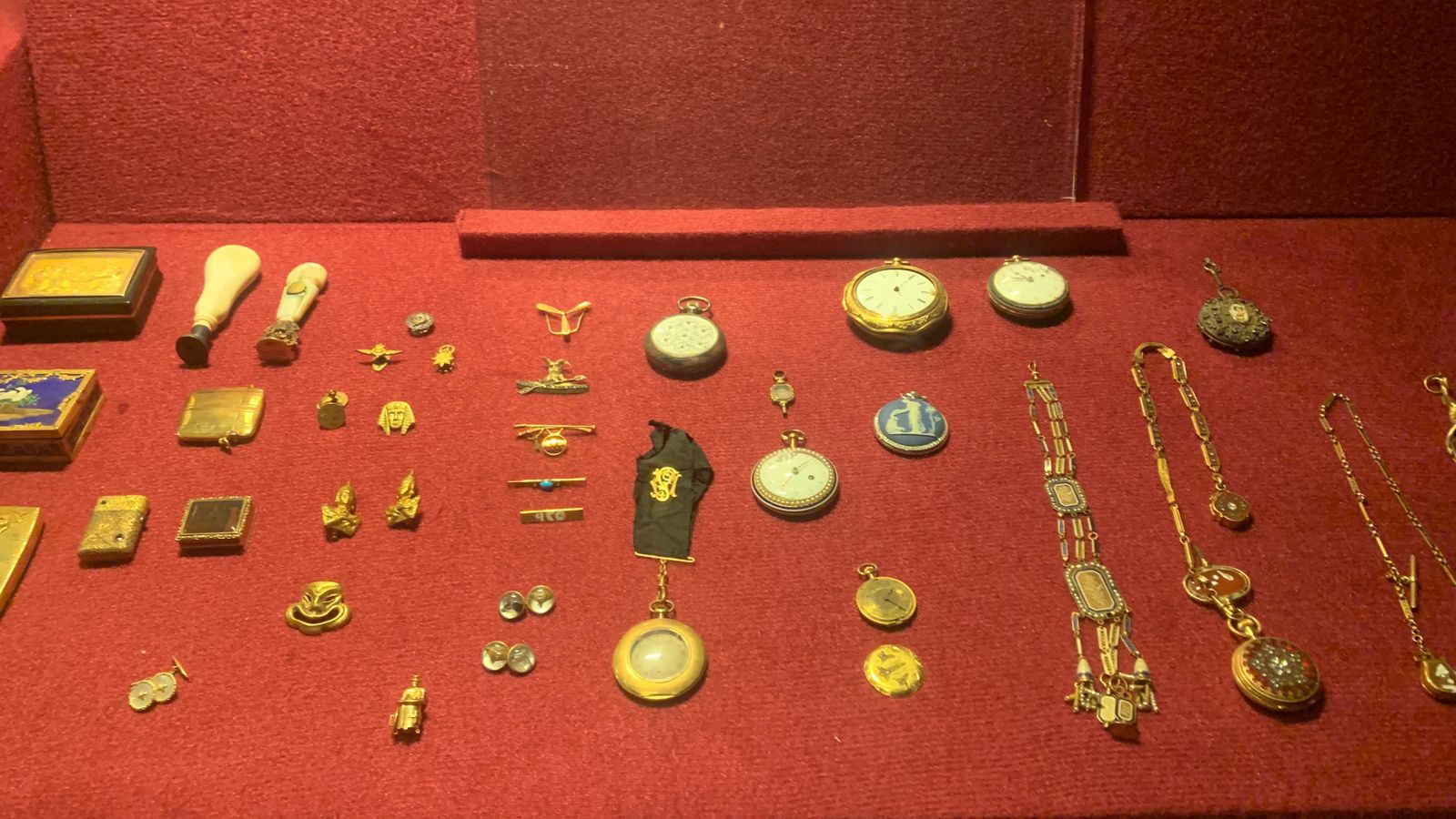 جانب من أثار الأسرة العلوية جانب من أثار الأسرة العلوية