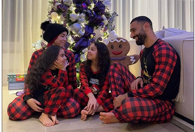 محمد صلاح وعائلته