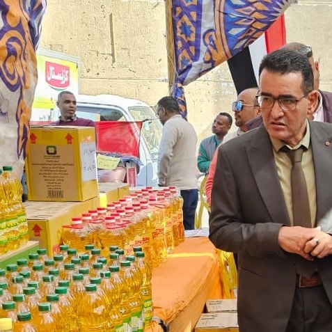 وكيل تموين الأقصر يكشف توافر السلع الغذائية بسعر مخفض وكيل تموين الأقصر يكشف توافر السلع الغذائية بسعر مخفض