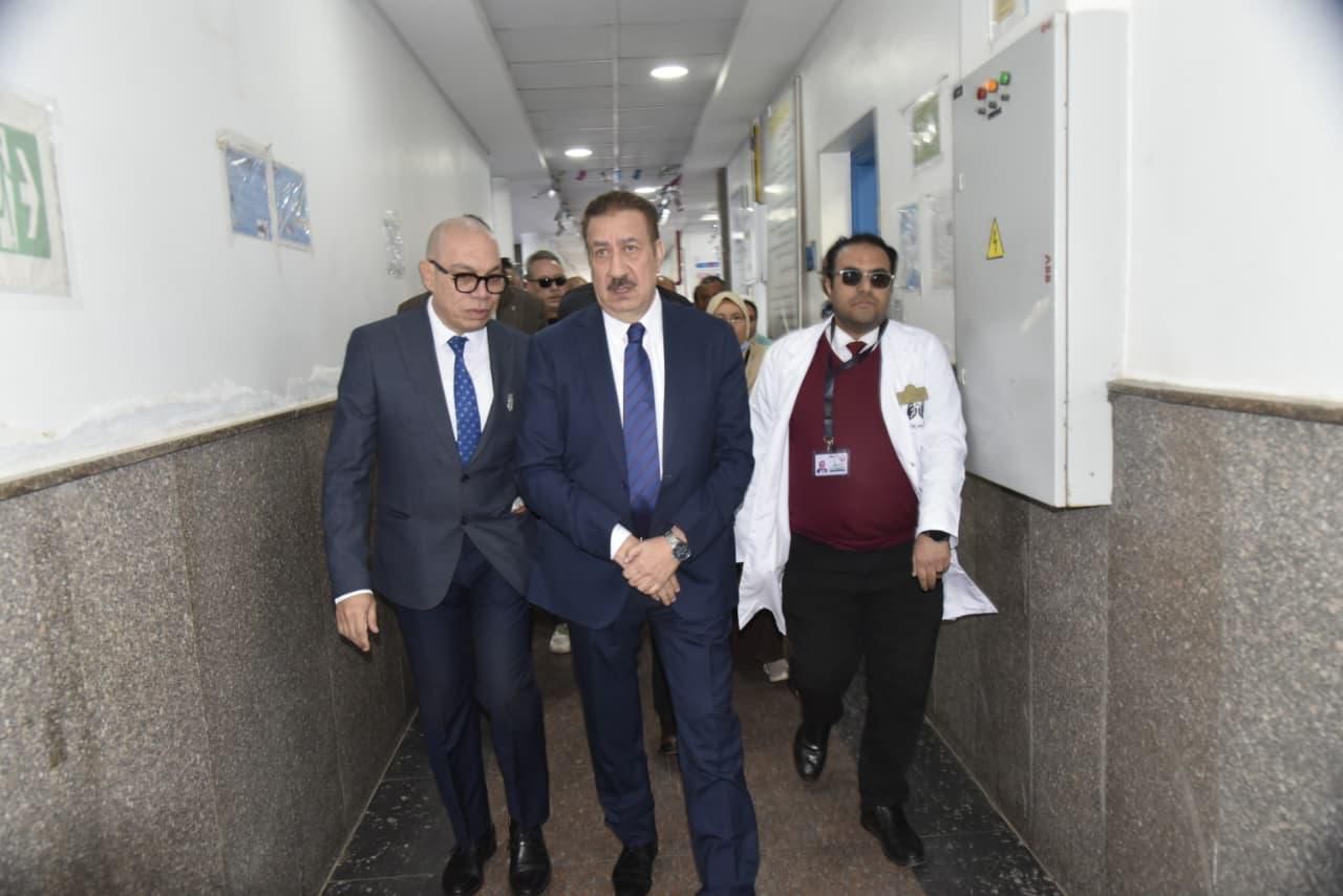 المحافظ ومدير الصحة المحافظ ومدير الصحة