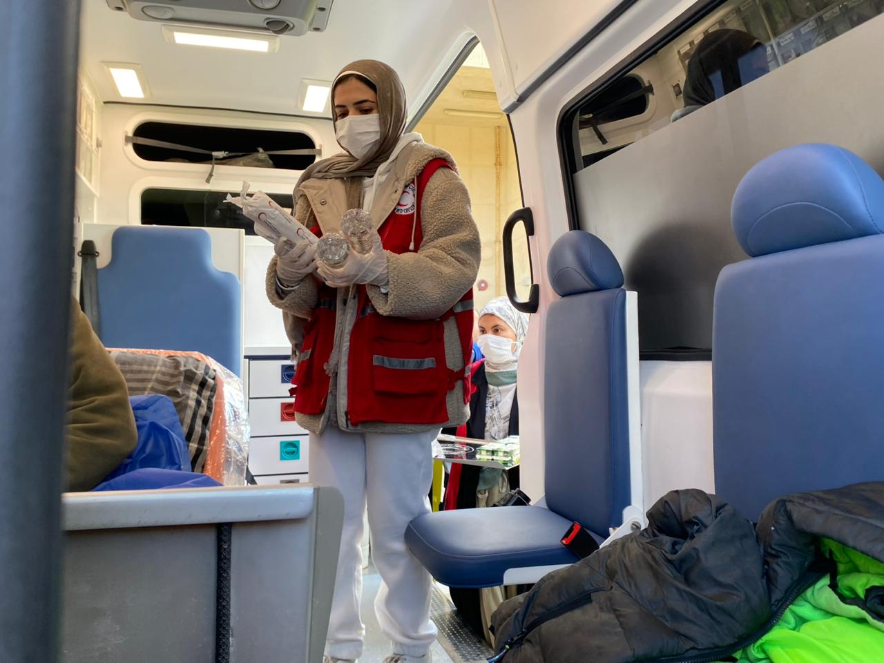 تقديم الخدمات الإنسانية للدفعة الـ21 من الجرحى والمصابين الفلسطينيين (2)