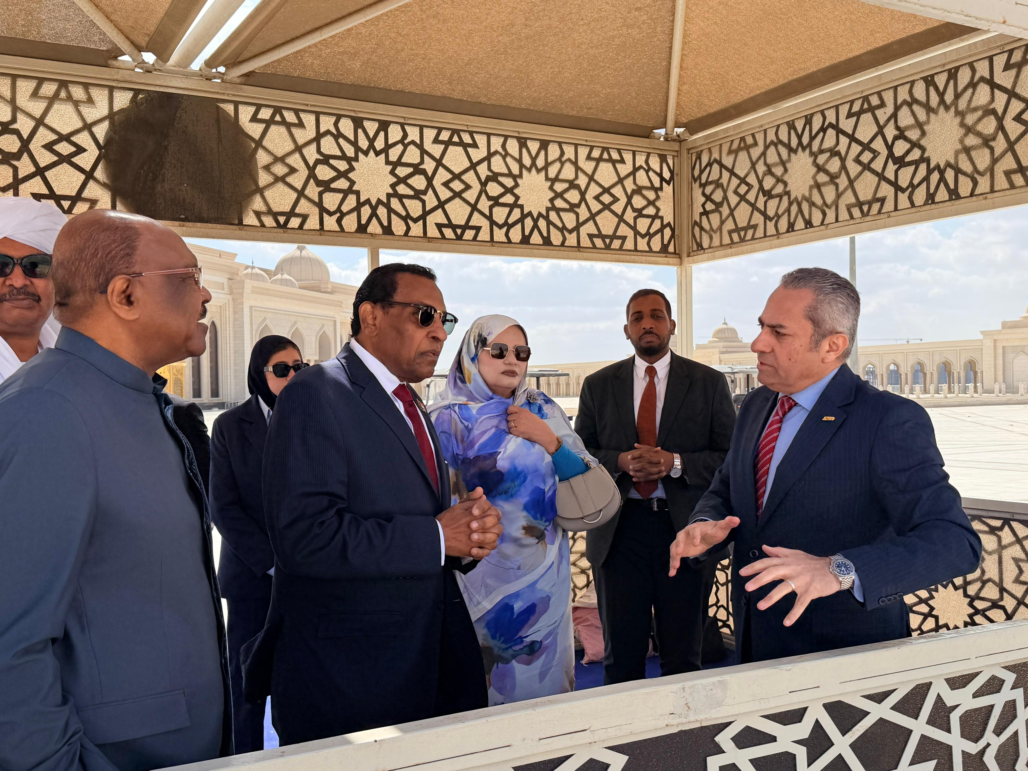 رئيس وزراء السودان يتفقد العاصمة  الجديدة (3)