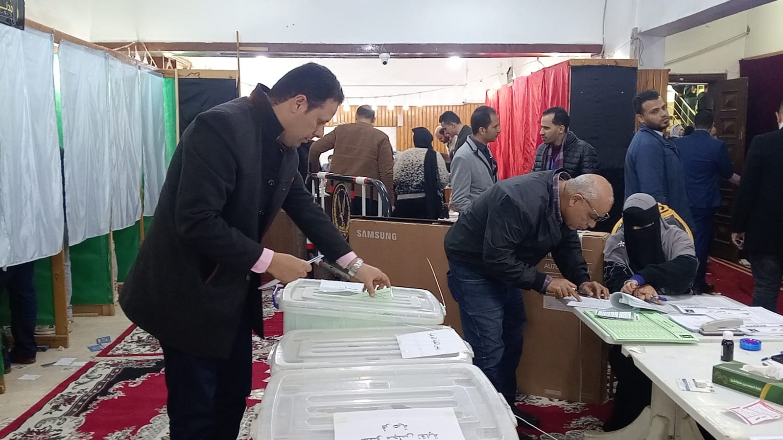 جانب من الانخابات