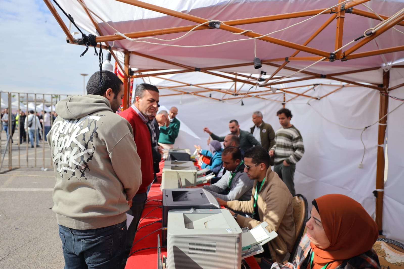 المهندسون يدلون بأصواتهم المهندسون يدلون بأصواتهم