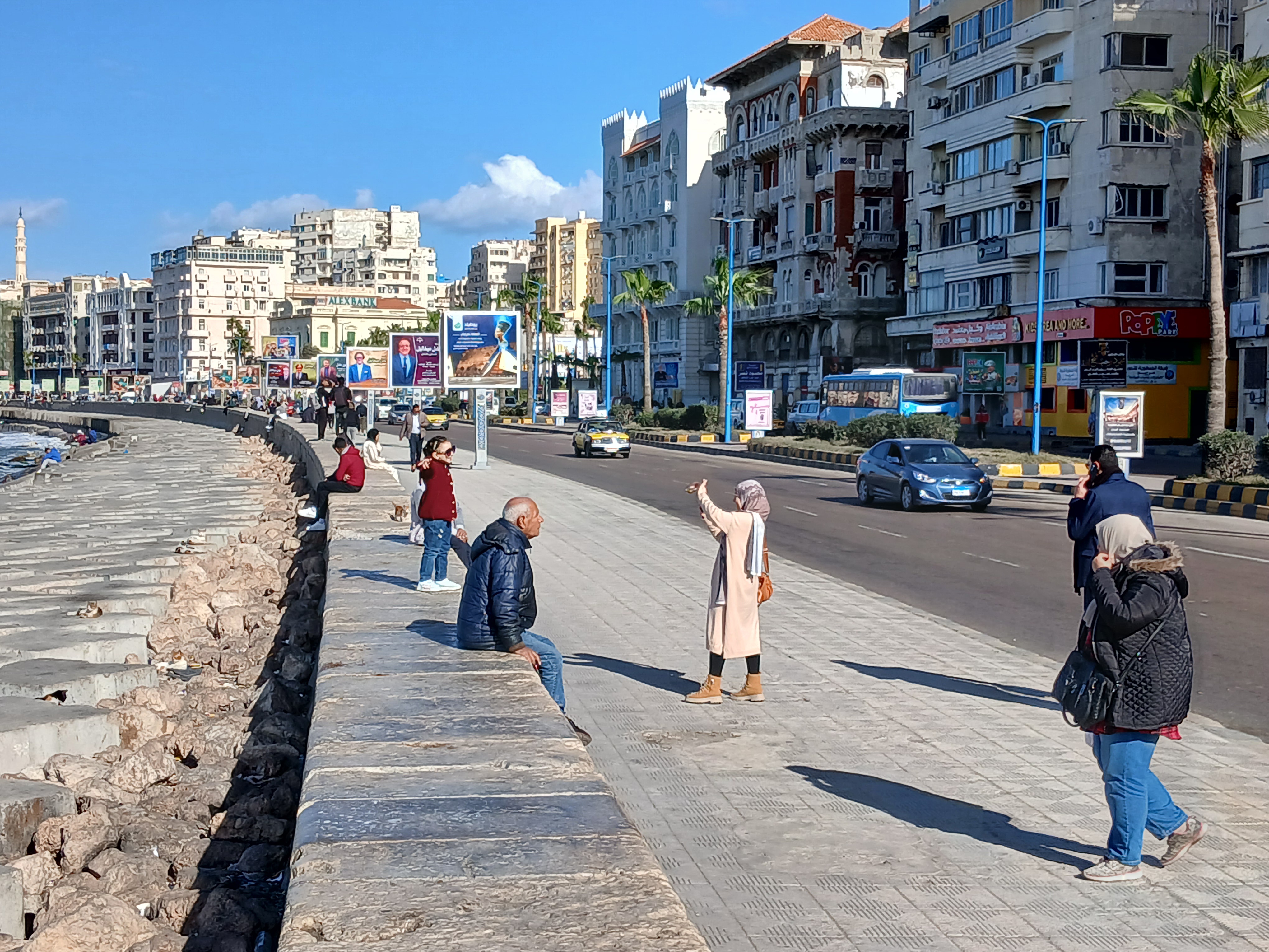 طقس مشمس في الإسكندرية