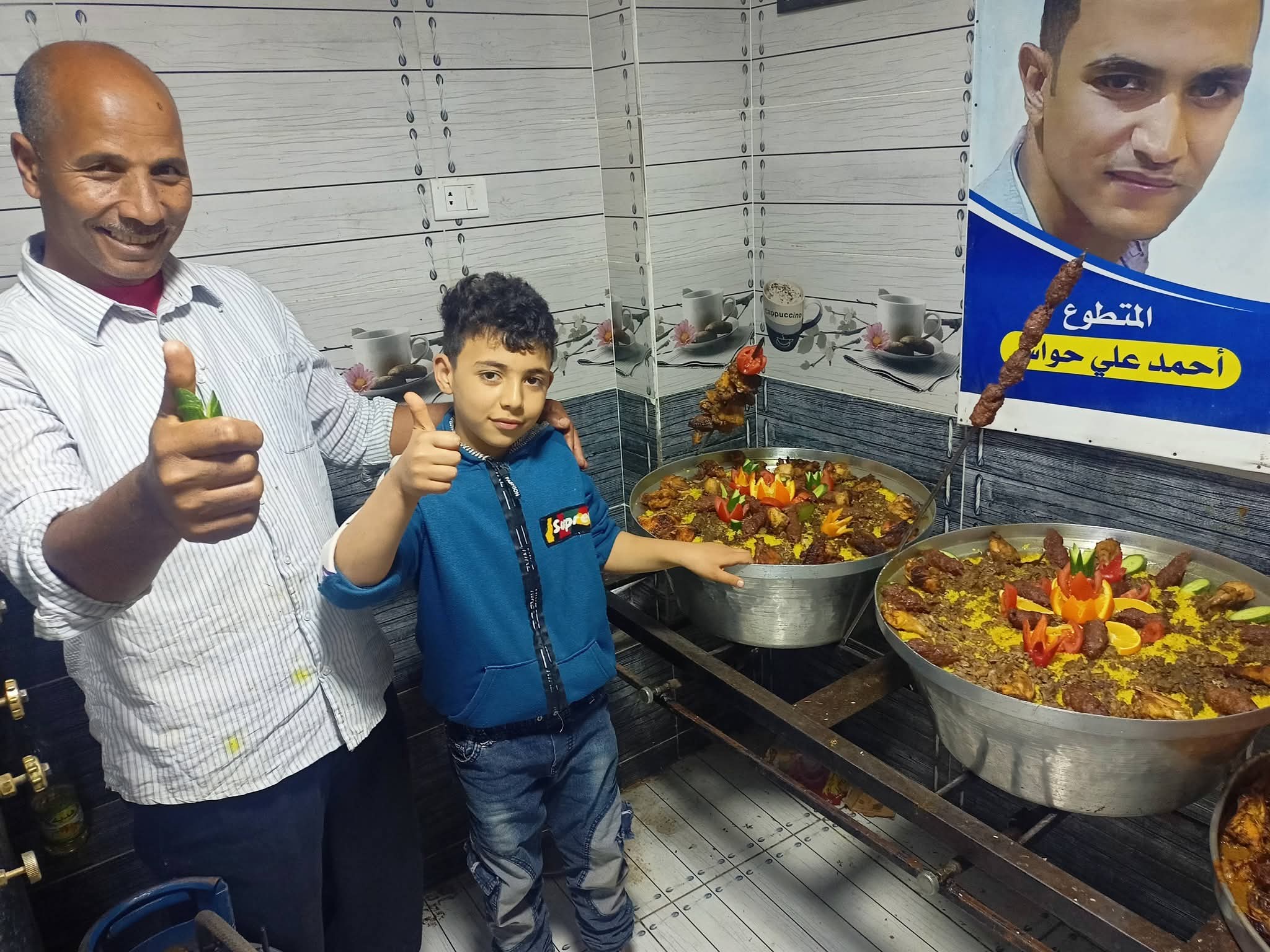 الشيف واحد الاطفال المشاركين 