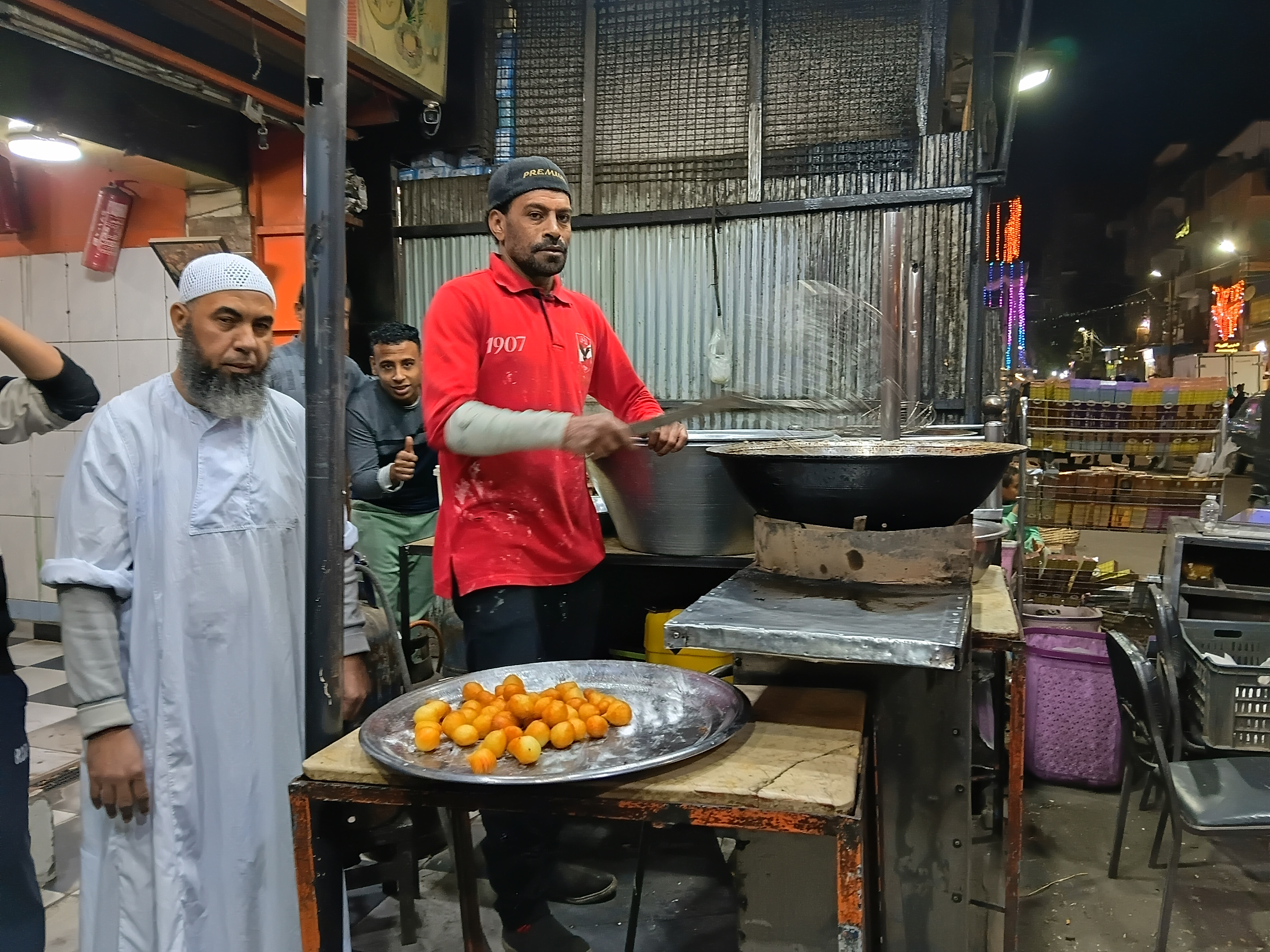 الزلابية الساخنة 