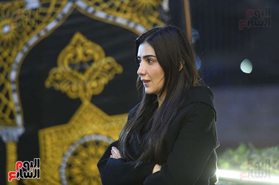 مي عمر في عزاء والدها مي عمر في عزاء والدها