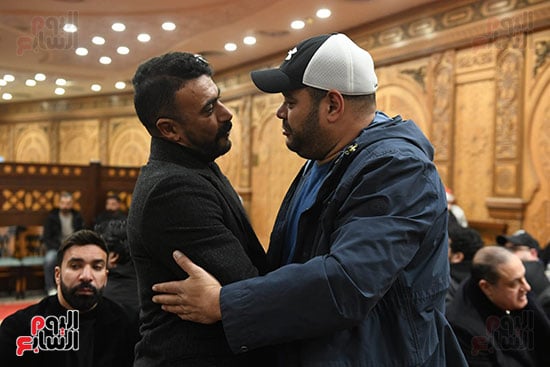العوضي ومحمد ممدوح يقدمان واجب العزاء