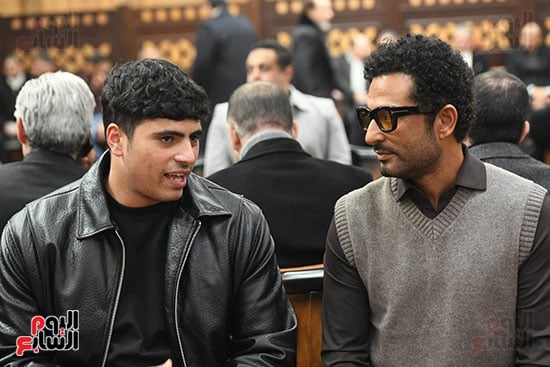 عمرو سعد في عزاء والد مي عمر