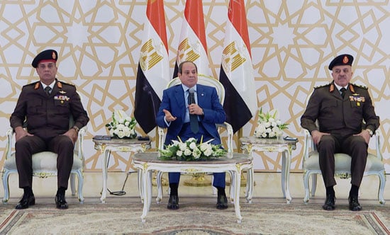 كلمة الرئيس بحضور وزير الدفاع