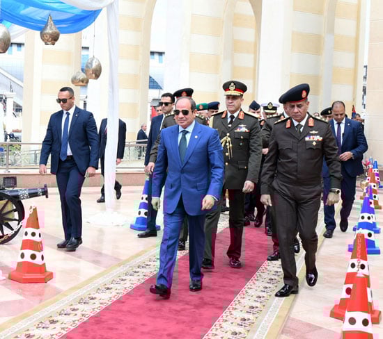 وصول الرئيس الى صلاة الجمعة