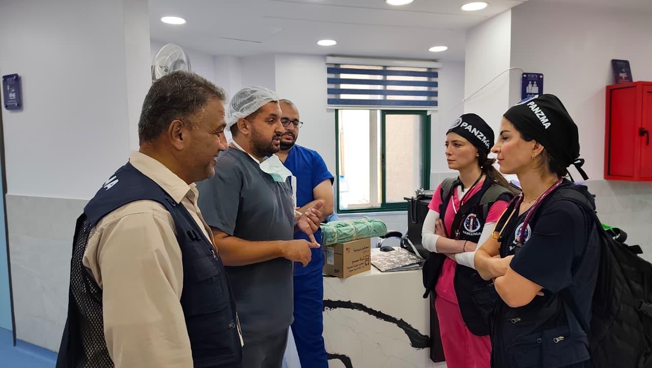 الدكتورة ندى أبو الرب في مستشفى بغزة الدكتورة ندى أبو الرب في مستشفى بغزة