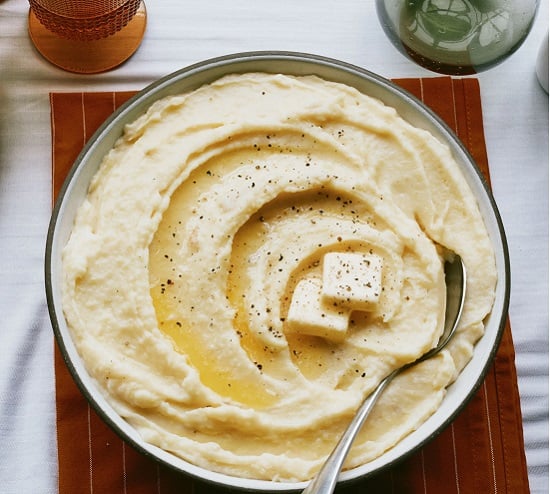 البطاطس البيوريه بالزبدة البطاطس البيوريه بالزبدة