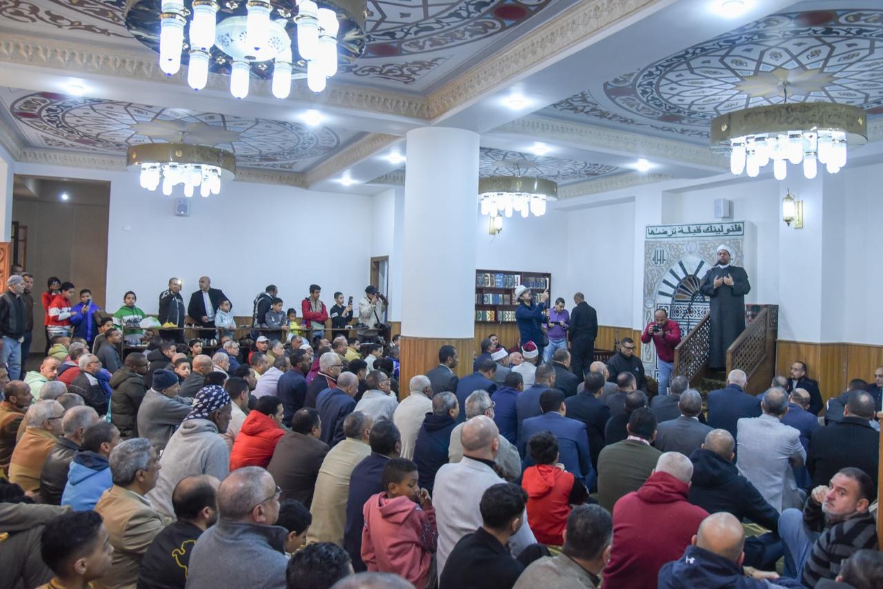 اقامة الصلاه بالمسجد اقامة الصلاه بالمسجد