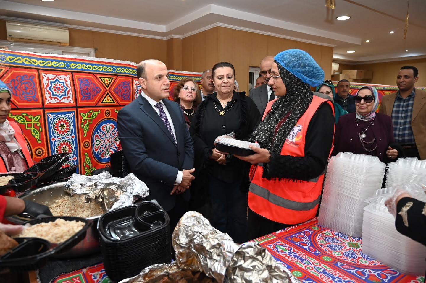 تدريب السيدات علي الطهي تدريب السيدات علي الطهي