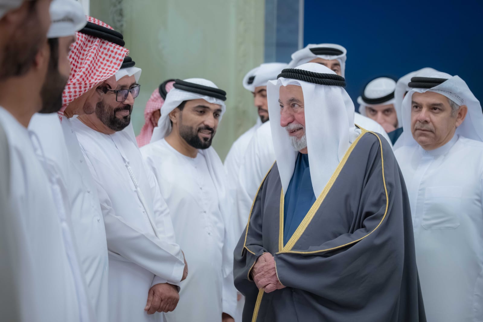 حاكم الشارقة خلال افتتاح مهرجان الشعر النبطي