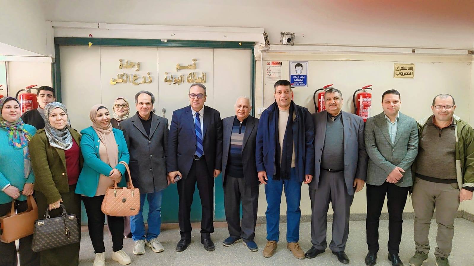 الدكتور محمود طه عميد كلية الطب جامعة الزقازيق والفريق الطبى المشرف على العملية الدكتور محمود طه عميد كلية الطب جامعة الزقازيق والفريق الطبى المشرف على العملية