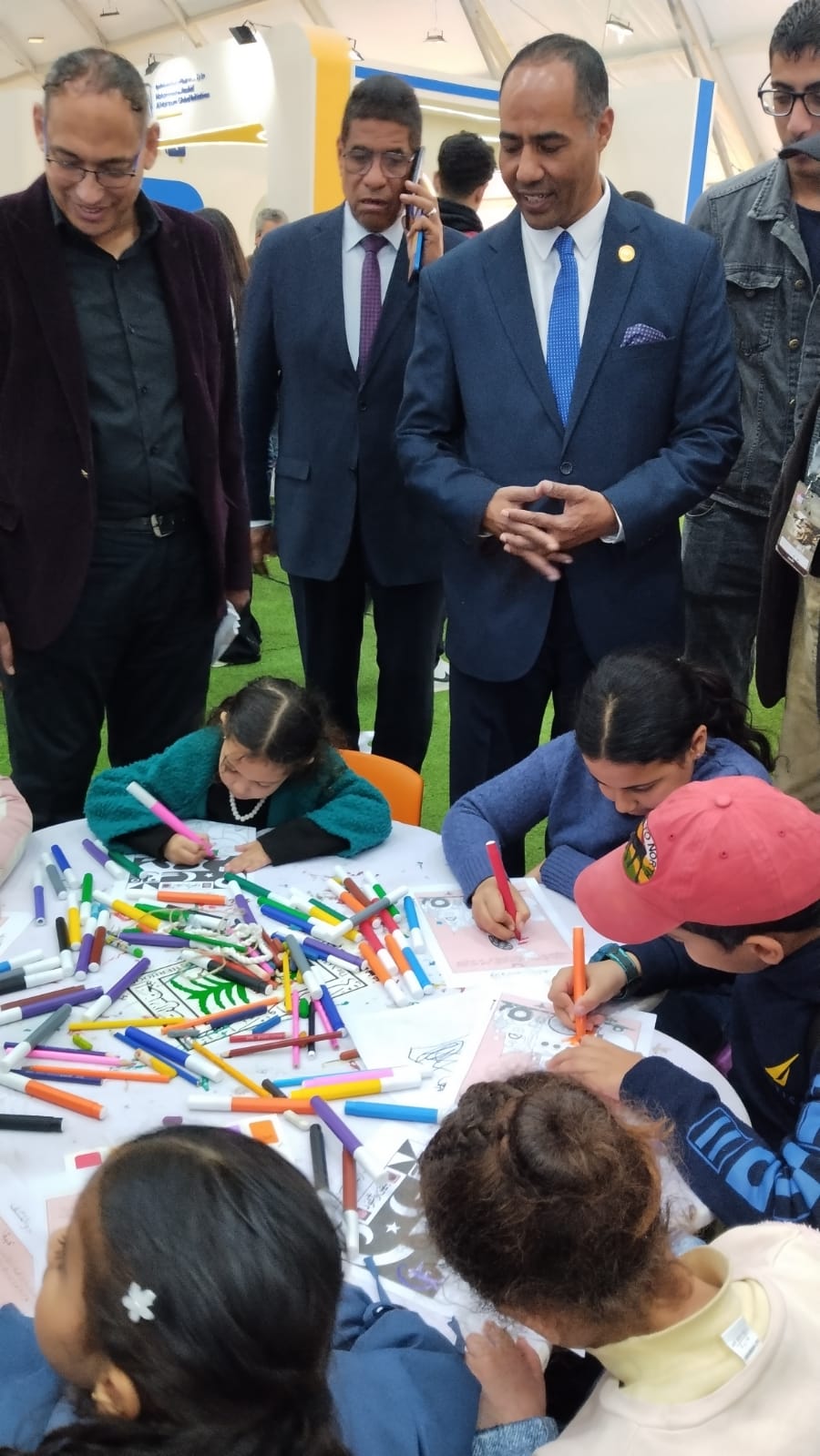 جولة الدكتور خالد أبو الليل بجناح الطفل جولة الدكتور خالد أبو الليل بجناح الطفل