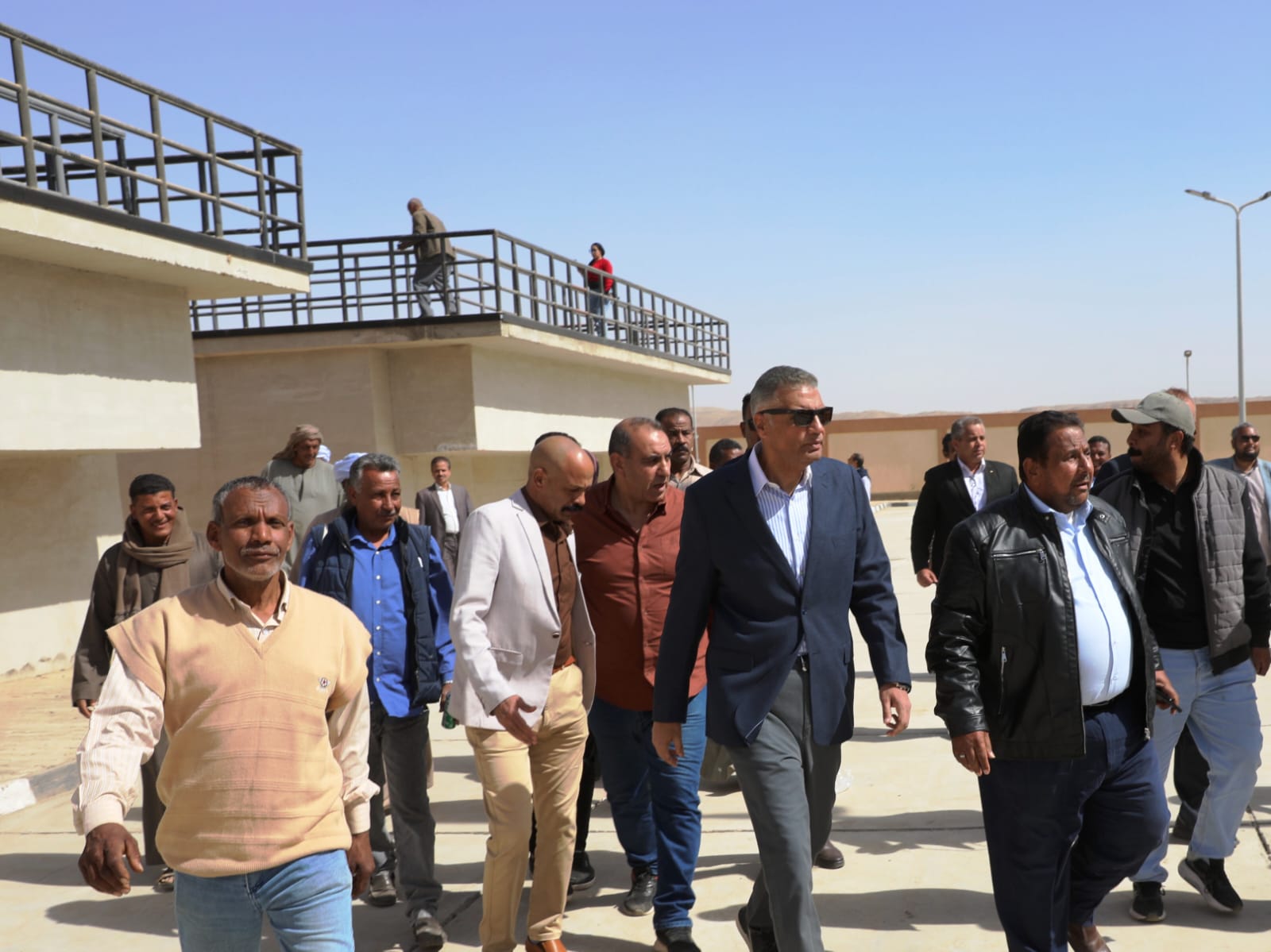 جانب من جولة المحافظ جانب من جولة المحافظ