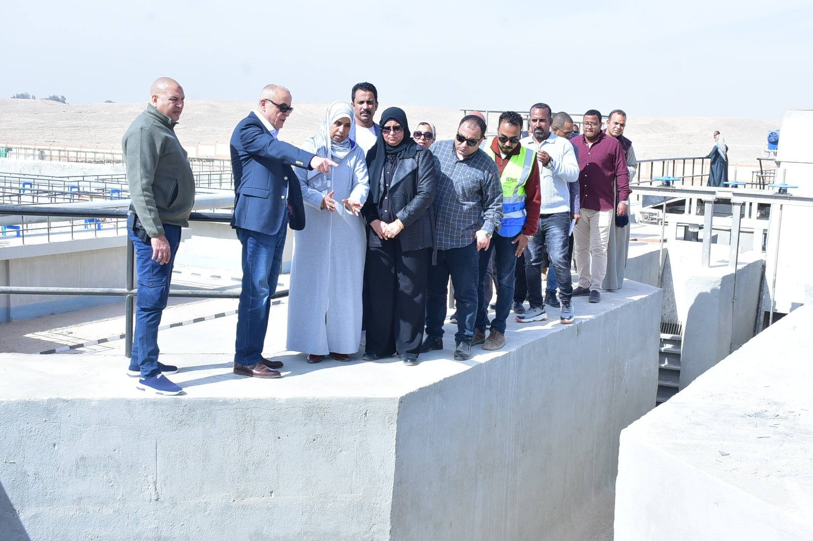 تجهيزات محطات رفع الصرف الصحي بقرى شرق إسنا قبل افتتاحها فبراير المقبل