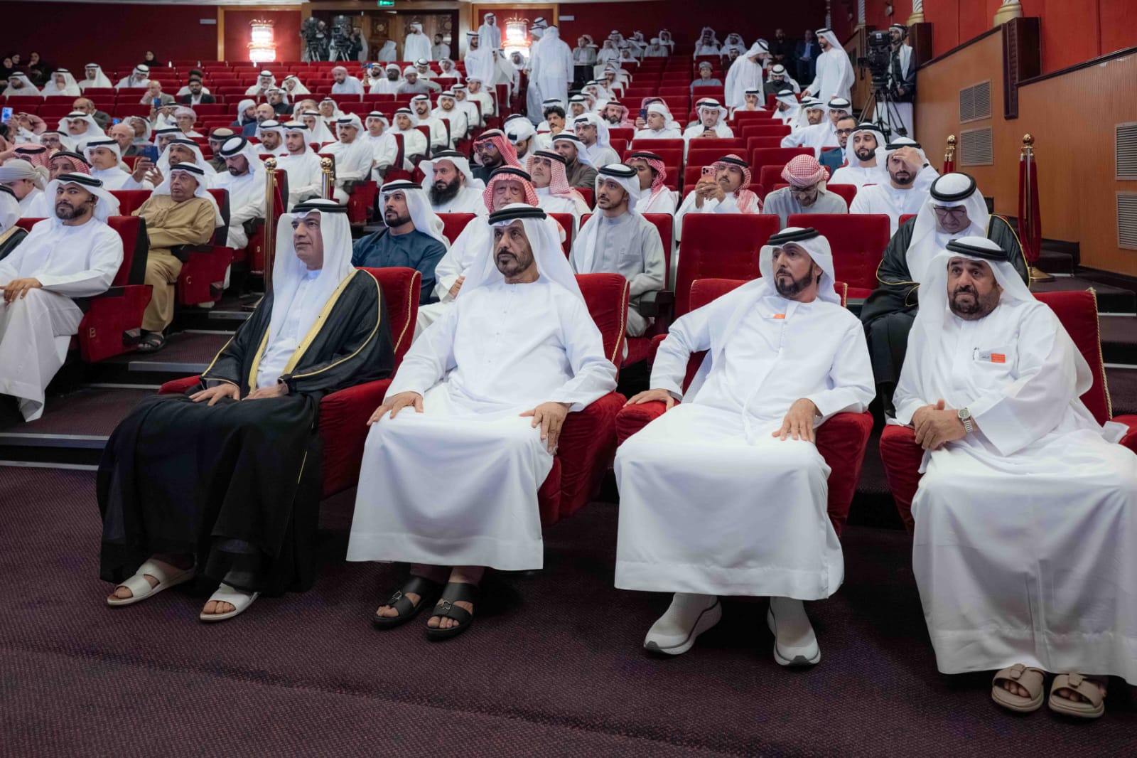 رئيس دائرة الثقافة عبدالله العويس خلال انطلاق مهرجان الشارقة للشعر النبطي