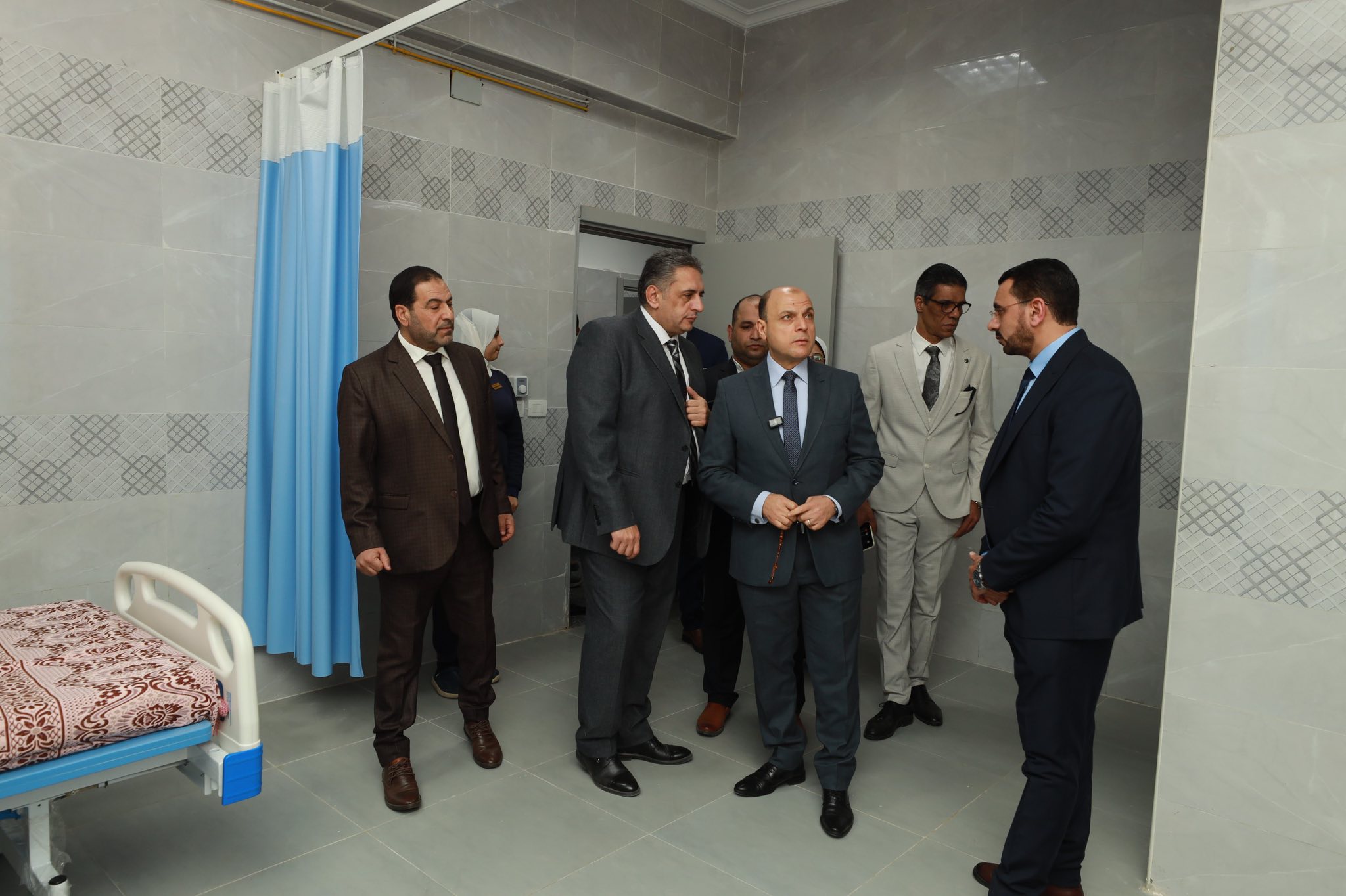 محافظ كفر الشيخ يتفقد القسم الداخلي