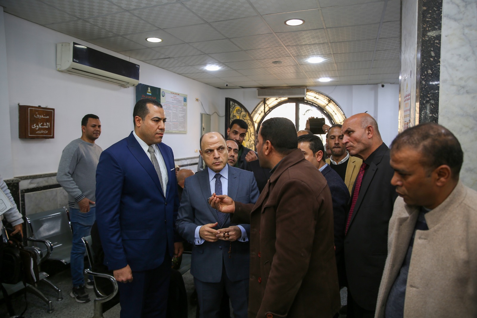 محافظ كفر الشيخ يستمع للمواطنين