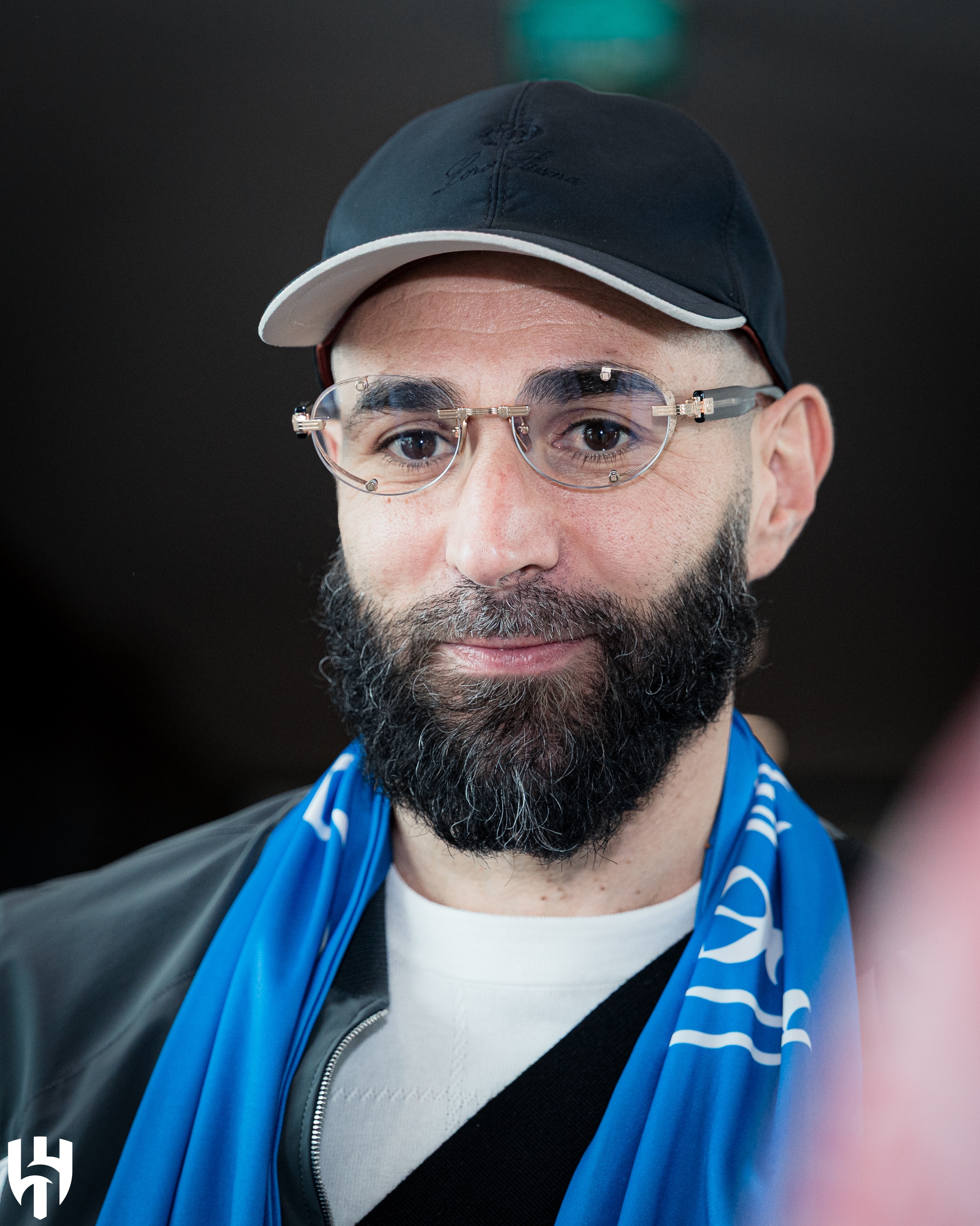 كريم بنزيما يصل الرياض للانضمام إلى الهلال