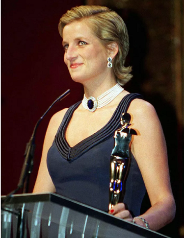 تسريحة الشعر للخلف