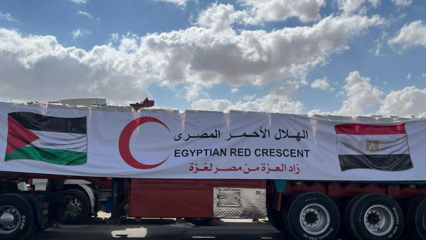 قافلة شاحنات المساعدات الإنسانية تدخل عبر شاحنات زاد العزة فلسطين مرورا من معبر رفح البري إلى قطاع غزة قافلة شاحنات المساعدات الإنسانية تدخل عبر شاحنات زاد العزة فلسطين مرورا من معبر رفح البري إلى قطاع غزة