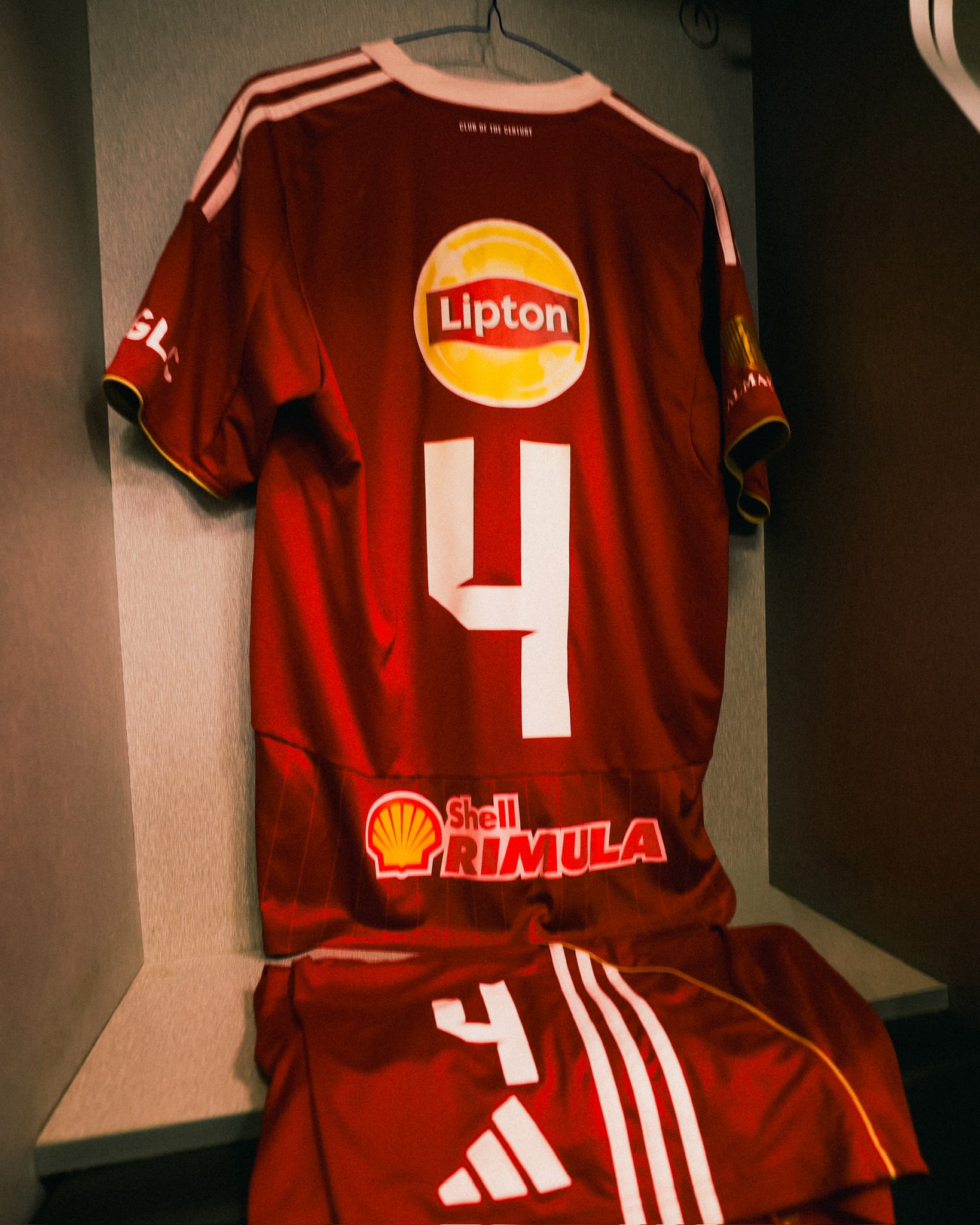 غرفة ملابس الأهلي قبل مواجهة البنك (5)