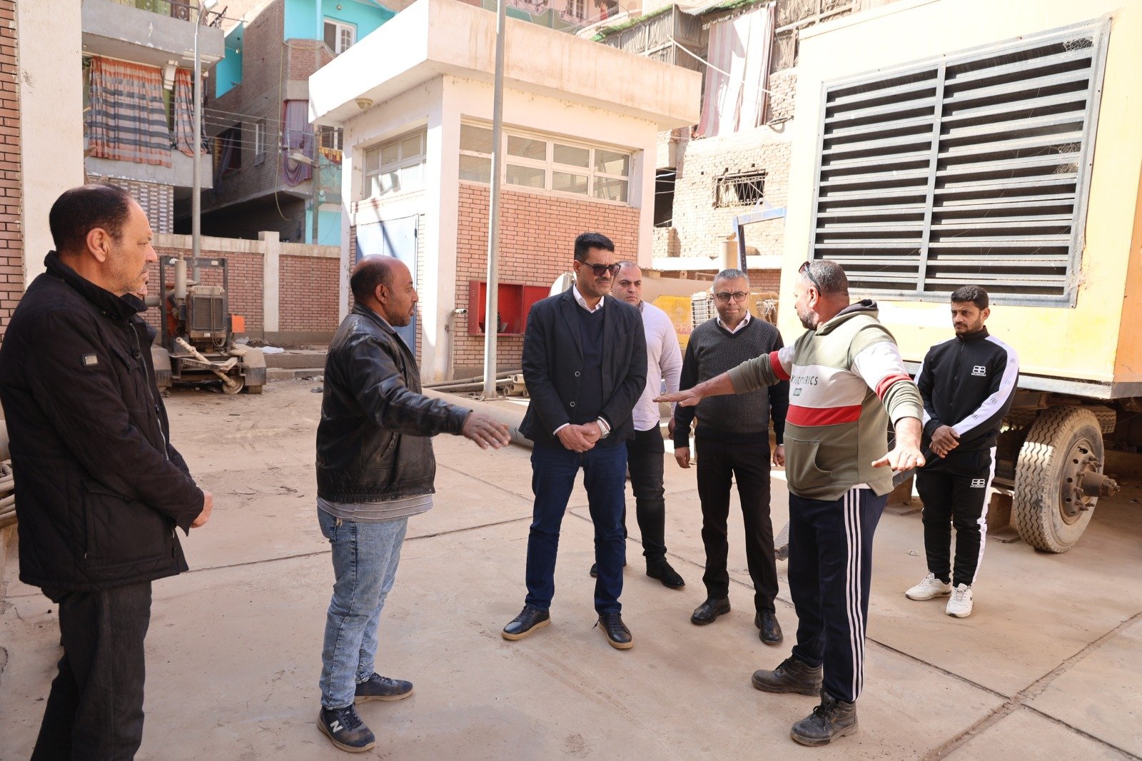 خلال الجولة بالمحطة خلال الجولة بالمحطة