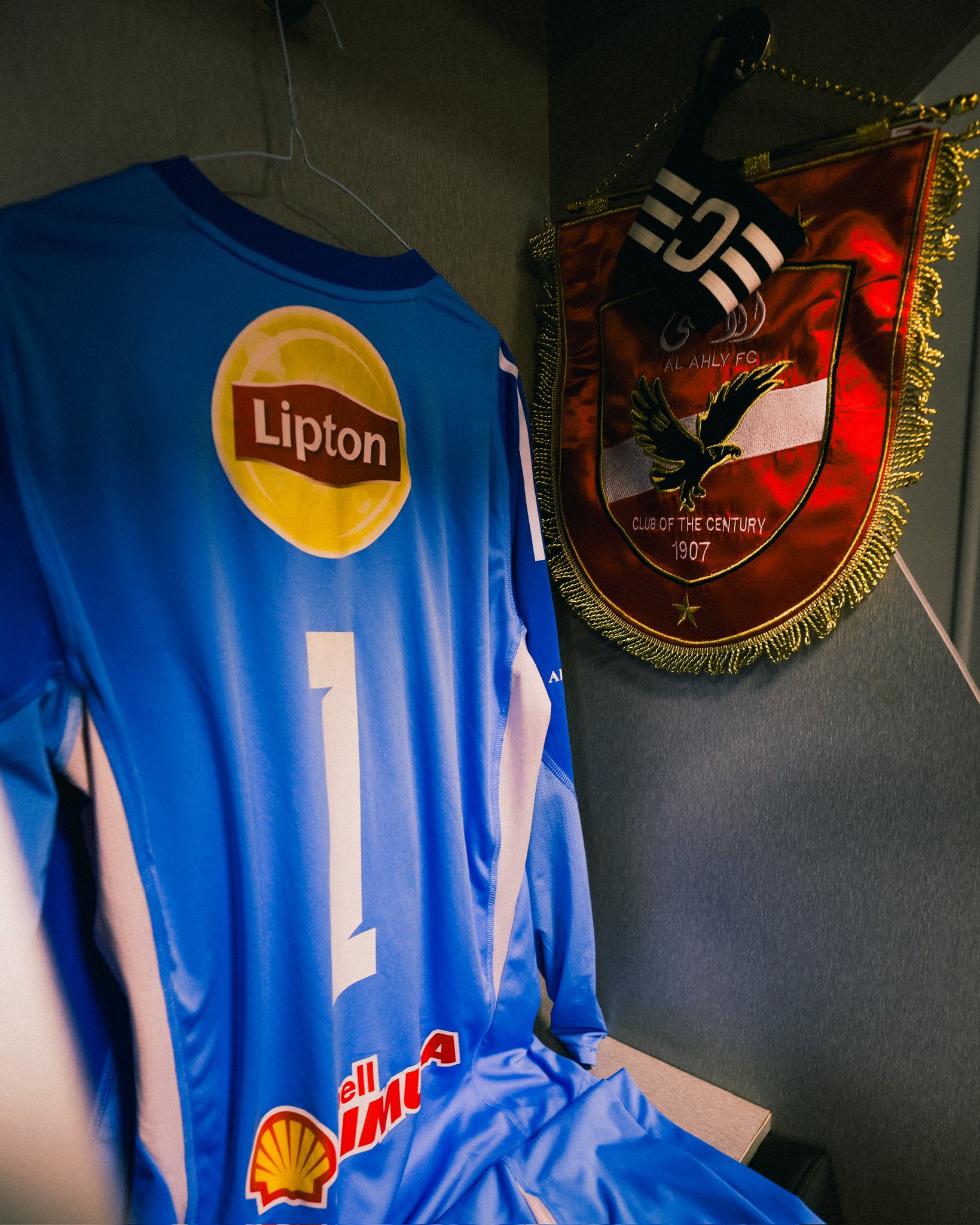 غرفة ملابس الأهلي قبل مواجهة البنك (1)