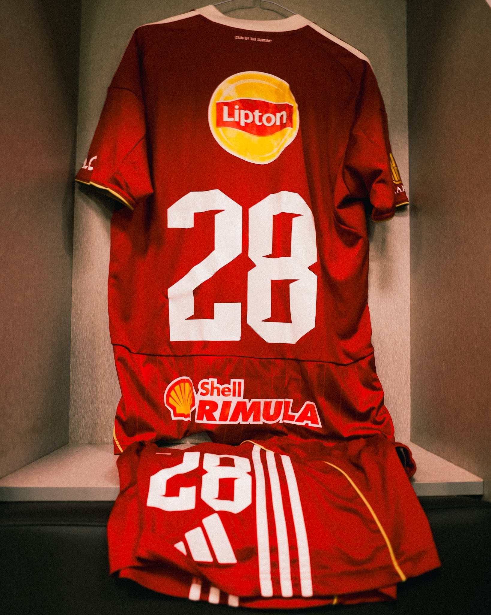 غرفة ملابس الأهلي قبل مواجهة البنك (2)