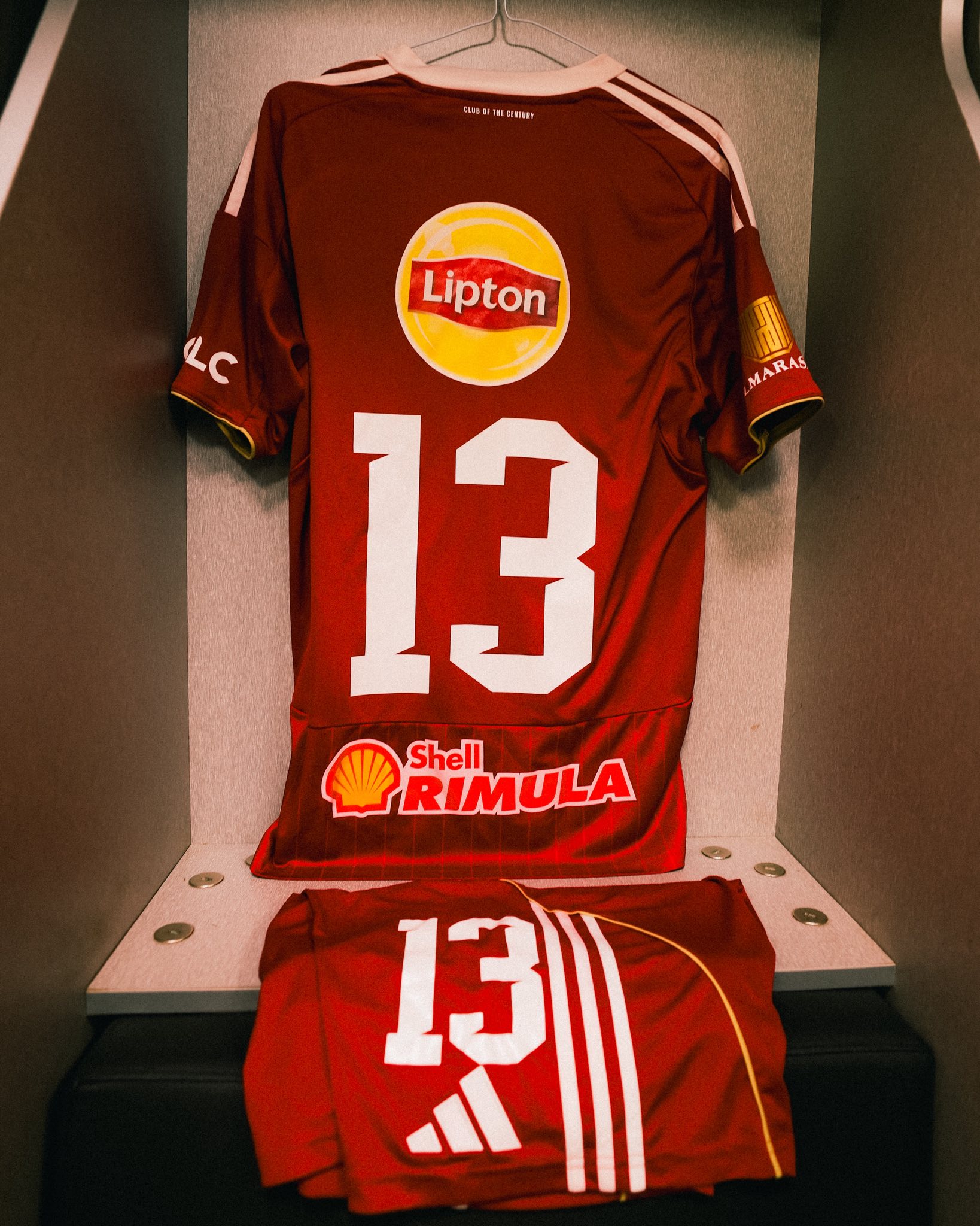 غرفة ملابس الأهلي قبل مواجهة البنك (3)