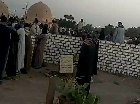 جانب من دفن الجثامين جانب من دفن الجثامين