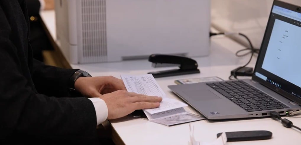 الماكينات الذكية تهزم زحام المرور في مولات مصر (3)