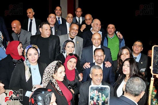 صورة تذكارية مع ريس قطاع الأمن