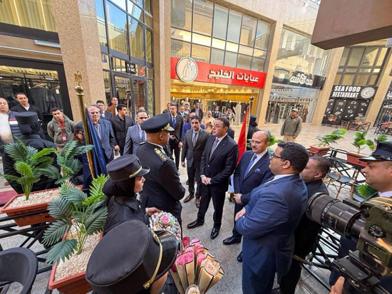 جانب من افتتاح المكتب بحضور اللواء الدكتور محمود قمرة مساعد وزير الداخلية لقطاع الوثائق جانب من افتتاح المكتب بحضور اللواء الدكتور محمود قمرة مساعد وزير الداخلية لقطاع الوثائق