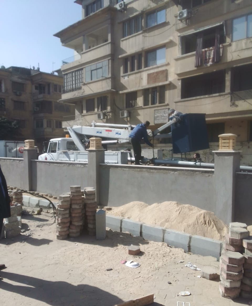 رئيس حى العجوزة يتابع رفع كفاءة النظافة والإنارة بموقف الكيت كات (4)