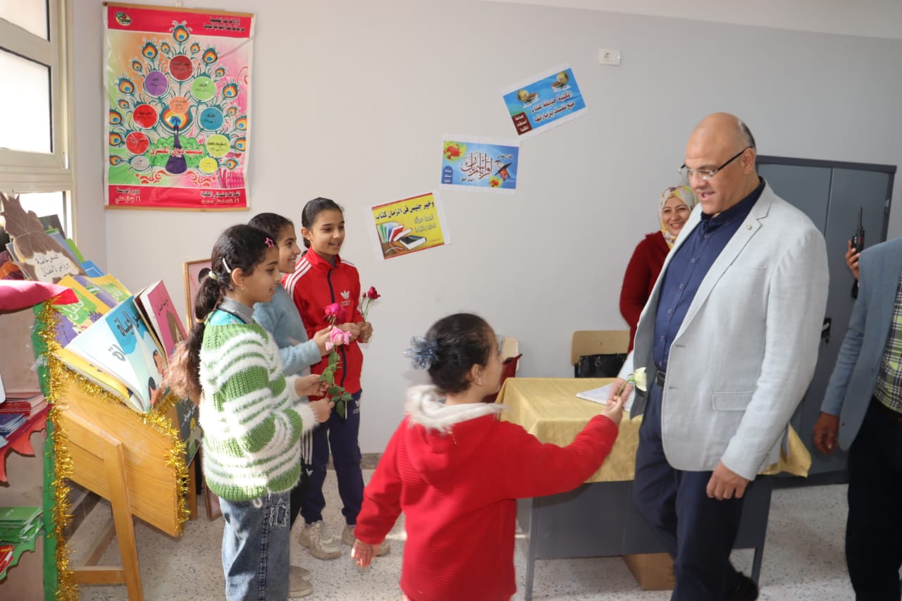 المحافظ يفتتح مدرستين جديدتين بالقليوبية (1)