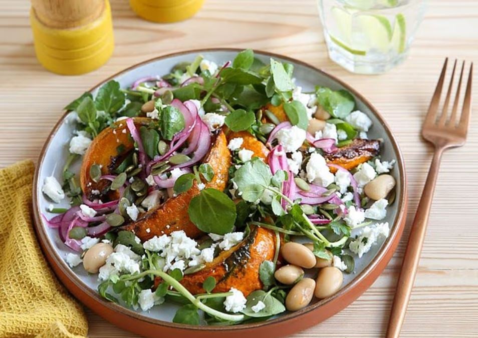 السلطة تحتوى على العديد من العناصر