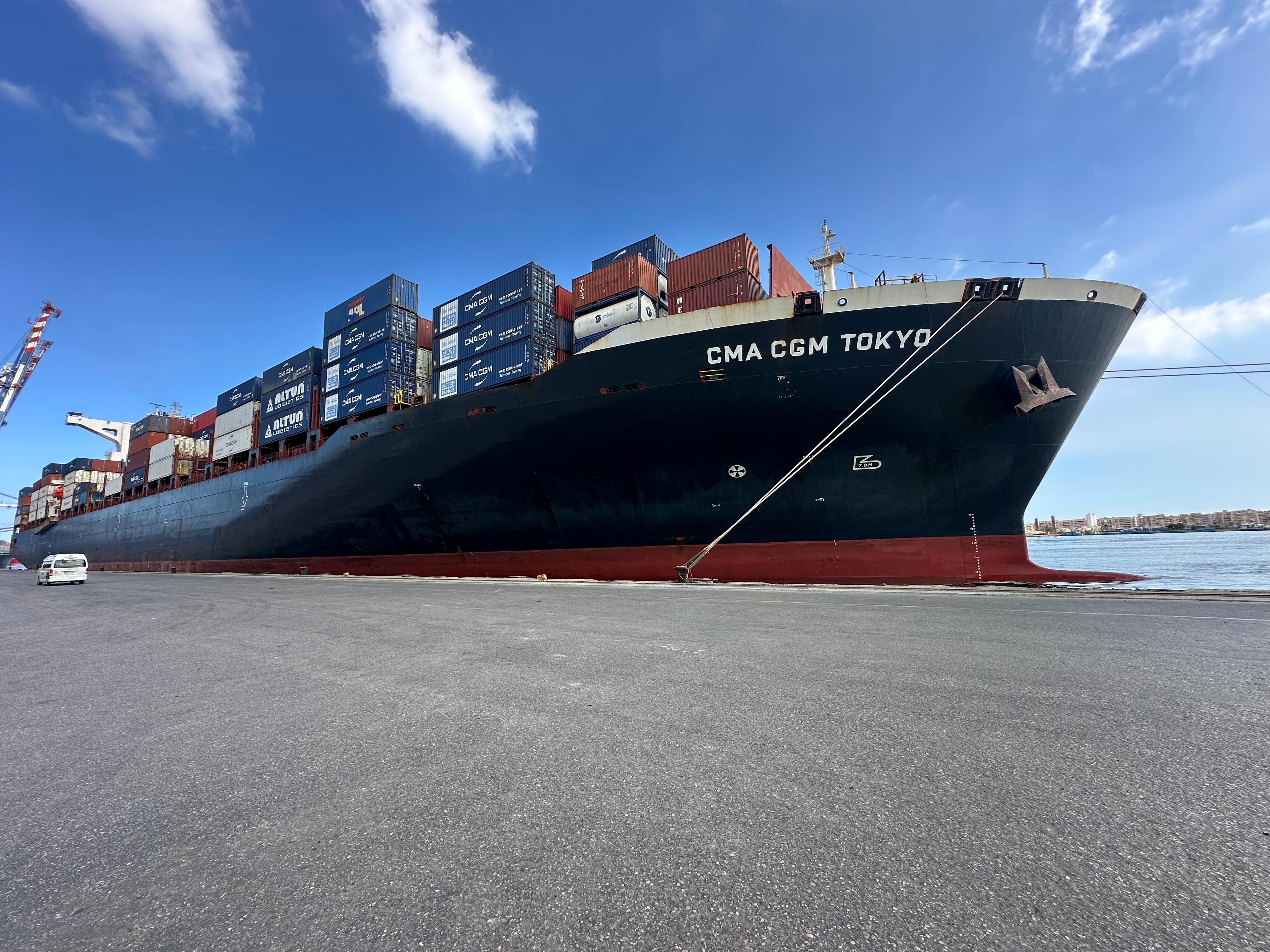 وصول السفينة الي ميناء بورسعيد